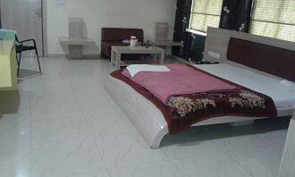 Hotel Dhakad Empire, Dhar 2